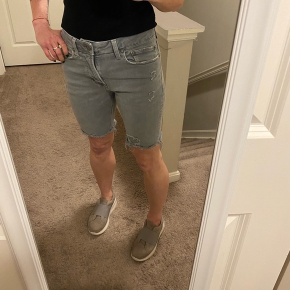 American Eagle, distressed, Bermuda denim shorts. - Picture 5 of 9